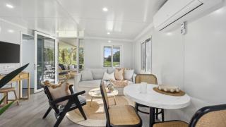 Leo's Beach Hideaway - Stylish Tiny Home - Arrawarra - 7