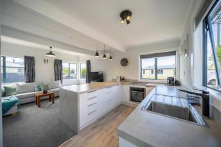 Fiordland Haven - Te Anau Holiday Home - 4