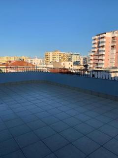 Boulevard View Apartment - Durazzo - 8
