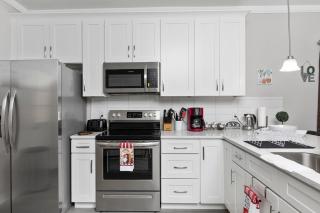 Cozy & Modern Home Close to Uptown & Airport - Charlotte - 3