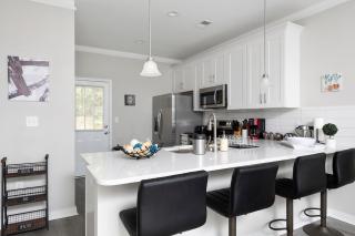 Cozy & Modern Home Close to Uptown & Airport - Charlotte - 2