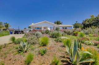 Beautiful South Oceanside Bungalow 1 Mi to Beach! - Oceanside - 0