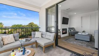 Mid Coast Surf & Vines By Wine Coast Holidays - Port Noarlunga South - 7