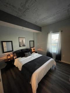 Chic City Apartment with parking Canal View RoofDeck - Indianapolis - 9