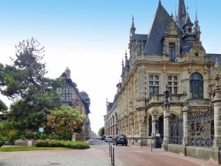 Cottage near Étretat Cliffs with Private Garden - 2
