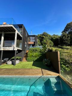 Designer architectural home with pool & jacuzzi - - 8