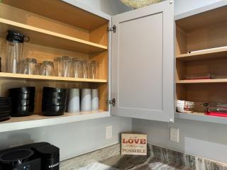 Hub City Haven-Pet Friendly New 3BR 2BA Home - Moore - 4