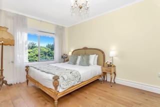 La Belle Fleur - Vintage Stay near Parklands & CBD - 4