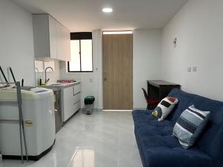 Económico apartamento en el centro de la ciudad - Medellín - 1