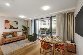 Absolute Waterfront - Enjoy Exceptional Lifestyle - Cairns - 0