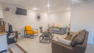 Jacuzzi Terrasse 86 - Terrasse & Climatisation - 4 personnes - BnB Epernay - Épernay - 2