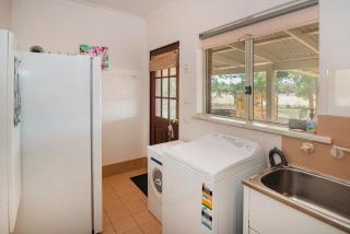 5 Bedroom 5 Bathroom Kinvarra Park Lodge - Vasse - 8