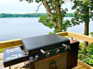 UncleLarry's Lake Place, Sleeps 10 & Hot Tub - LaPorte - 4