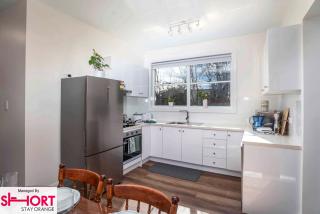 Paddington Villa 1 - Free Wi-fi, Netflix - Orange - 7