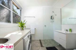 Paddington Villa 1 - Free Wi-fi, Netflix - Orange - 5