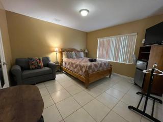 Royal Poinciana Stay - 5