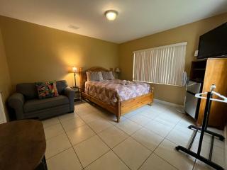 Royal Poinciana Stay - 3