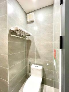 Dr402 Modern Studio W Bathtub and City Views - 2