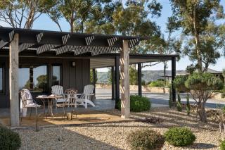 The Strand at The Vineyard Retreat McLaren Vale - King BR, Comp Minibar, Breakfast Prov, Fireplace - 7