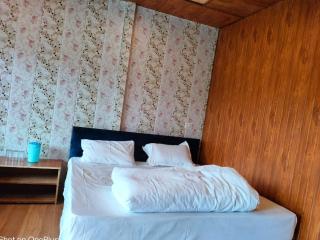 Chaukhamba view Resort - 8