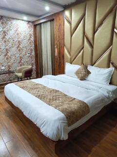 Ringus Luxury Line - Mughal Sarāi - 7