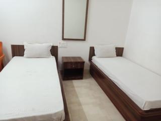 Kumar guest house - Bodh Gaya - 1