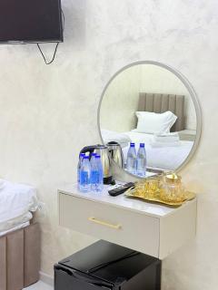 Sun Hotel - - 9