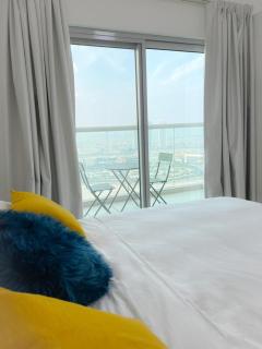 Fully Furnished Elegant Studio Apartment Close by Dubai Science Park, Dubai Miracle Garden, Butterfly Garden and Dubai Hills Mall - 4