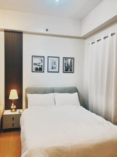 The Stars Lil' Suite - Trece Martires - 9