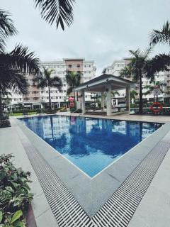 The Stars Lil' Suite - Trece Martires - 2