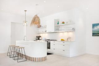 Seafront Villa - Whale Bay Luxury Retreat - De Kelders - 3