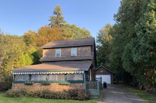 Lake Views with Beach Access - Colchester - 0