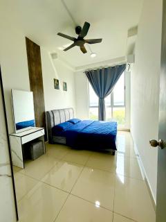 Meridin Bayvue Sea View Homestay by JP - 7