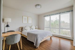 Blueground Bellevue AC balcony nr park SEA-825 - 0