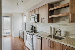 Blueground Bellevue AC balcony nr park SEA-825 - 8