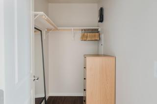 Blueground Bellevue AC balcony nr park SEA-825 - 1