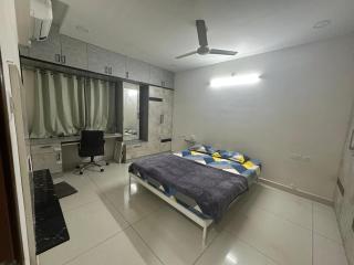 Premium Room Prime Location Hosted by an IITian - Lingampalli - 7