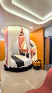 Hotel Nova Stays - Surat - 8