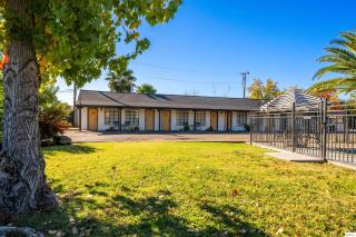 Triangle Motel - Red Bluff - 6