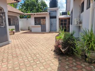 Kikuba House AIRPORT B&B - Città di Zanzibar - 4