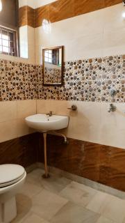 DM Homestays - - 2