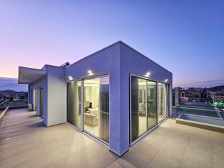 The Skyline Retreat - 5