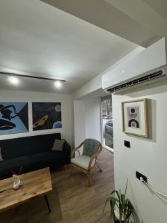 Warm Bright Stay with FAST Wi-Fi Free Parking - Skopje - 9