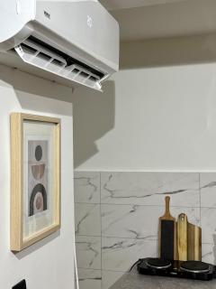Warm Bright Stay with FAST Wi-Fi Free Parking - Skopje - 7