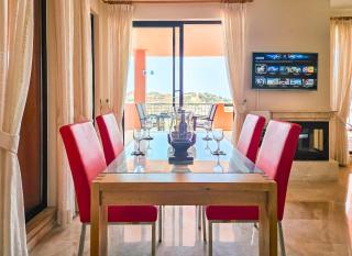 Two bedroom apartment in Calahonda with sea views - Mijas Costa - 2