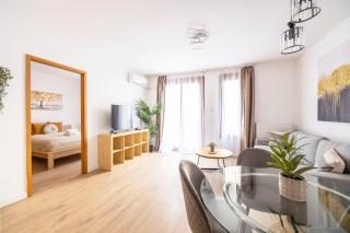 Deluxe K9 Central Suite with Balcony ''Superb Location - Budapest - 9