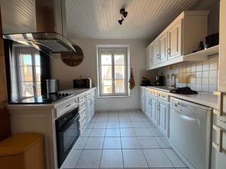 Mulberry duplex bien équipé 2 chambres petite vue sur mer plein centre d'Arromanches à 2 mn de la plage à pied et près de Bayeux au coeur des plages du débarquement - Arromanches-les-Bains - 2