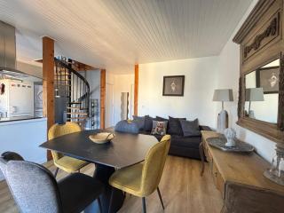 Mulberry duplex bien équipé 2 chambres petite vue sur mer plein centre d'Arromanches à 2 mn de la plage à pied et près de Bayeux au coeur des plages du débarquement - Arromanches-les-Bains - 1