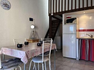 Pavillon confort avec parking et piscine collective - GN180-057 - 2