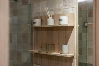 Vouliagmeni Square Resort - Athens - 1